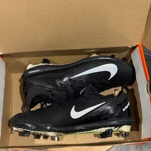 Nike Lunar Vapor Ultrafly Elite baseball cleats